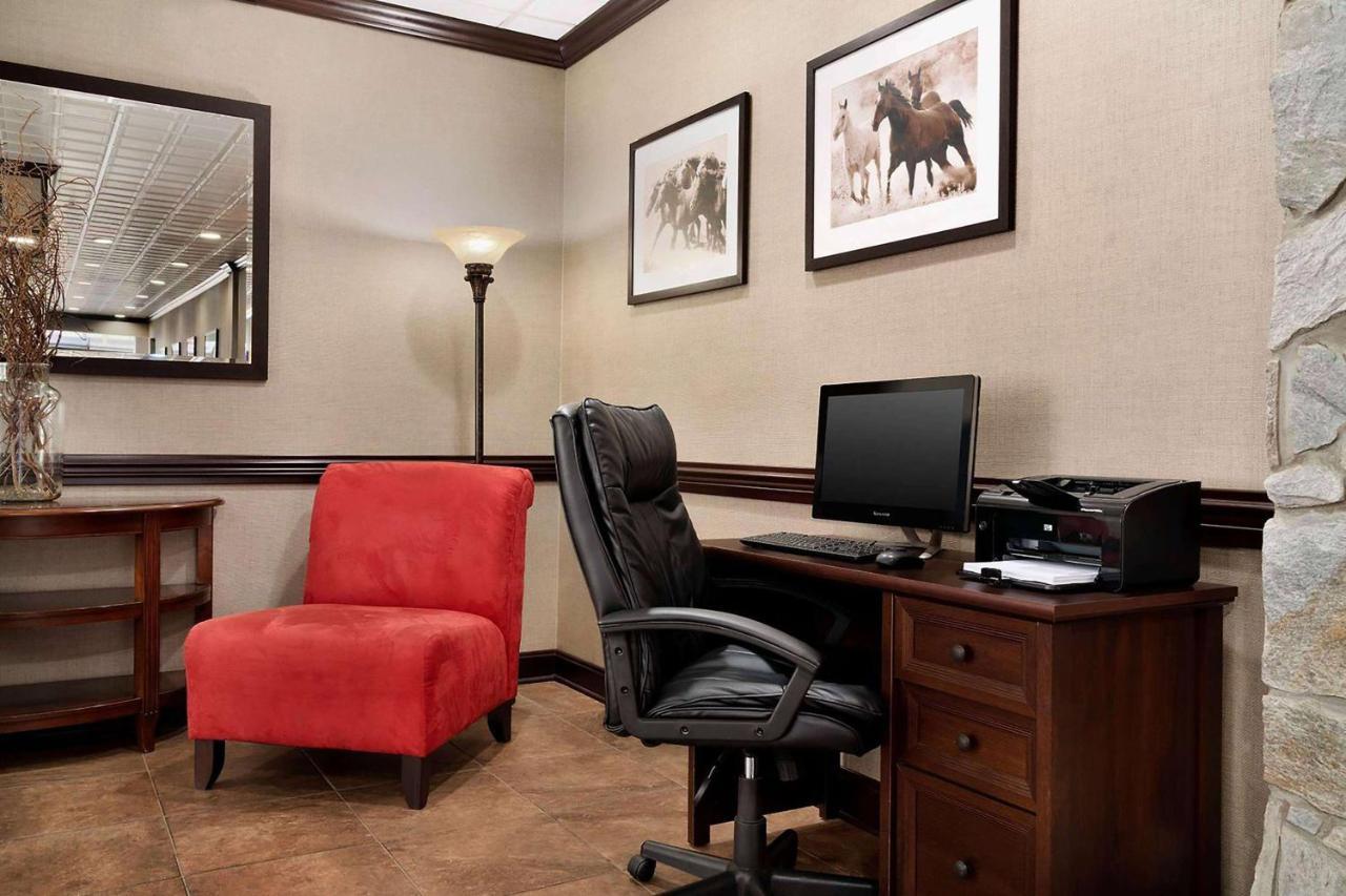 Days Inn By Wyndham Culpeper Extérieur photo